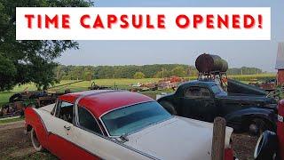 Illinois Farmer's Barn Find Collection LOCKED AWAY for decades: 1930s - 60s cars, trucks & tractors!