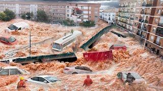 Chaos in Tuscany, Italy! Massive floods hit Sesto Fiorentino, Florence! 90% of the city is sinking!
