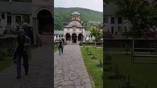 утренняя служба в мужском монастыре Козия, Румыния