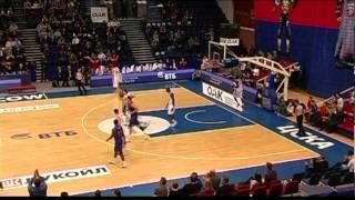 Incredible alley oop by Alexey Shved and Andrey Kirilenko