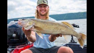 Trolling the MISSISSIPPI RIVER for oversized Summer Walleyes!