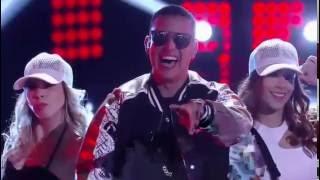 Daddy Yankee canto  "shaky shaky" en la final de la voz kids