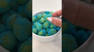 *SATISFYING* FROZEN CANDY GRAPES - SOUR PATCH GRAPES #asmr #satisfying #grape