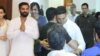 Akshay Kumar At Suniel Shetty's Father Veerapa Shetty's Prayer Meet