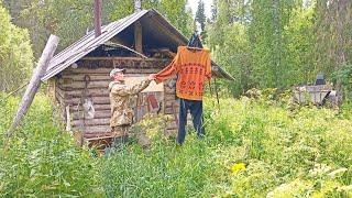 В ЭТОМ РУЧЬЕ ХАРИУС ВОДИТСЯ БОЛЬШОЙ / ЛОВИМ РЫБУ ПРЯМО У ИЗБУШКИ / ЧИСТКА РЫБЫ ПОСЛЕ РЫБАЛКИ.