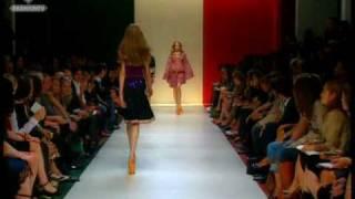 fashiontv | FTV.com - MOSCHINO CHEAP & CHIC FW MILAN 2006