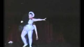 08 Bim-Bom/Бим-Бом/1995 Comic dance Classical ballet with very thick ballerina. .wmv