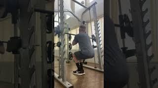 Beginner squat but symmetrical