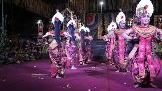 The Dance of Sisya in the Calonarang Performance - Balinese Dance
