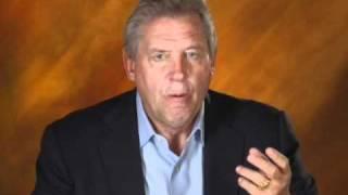 Minute With Maxwell: The Difference Between Equipping and Counseling - John Maxwell Team