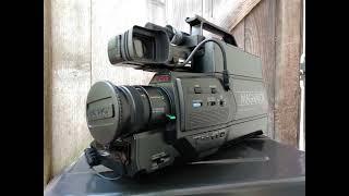 Thrift Find: Vintage Magnavox Movie Maker Model CVJ320AV01 VHS AV Camcorder 1988 SOLD