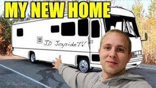 I BOUGHT AN RV - TOUR OF MY NEW RV