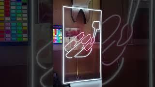 Неоновая картина Маникюр. Неоновая вывеска в окно #неон #led #вывеска #леднеон #shorts