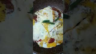 EGG WITH TOMATOES  