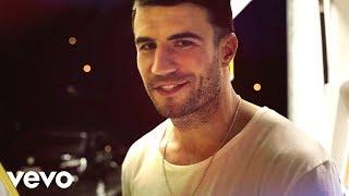 Sam Hunt - Leave The Night On (Official Music Video)