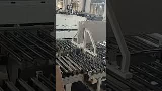 Wooden board automatic turnover machine