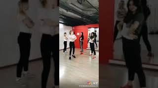 #2 Twerk show
