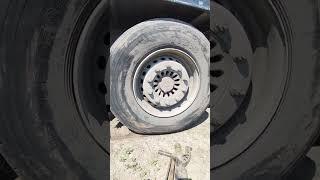 этот покрышка уволился