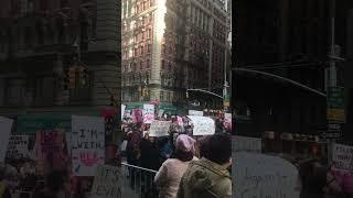 Протесты против Трампа в США, митинг против Трампа, протесты в США, жизнь в США, жизнь в Америке