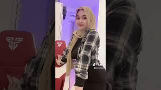 Tiktok goyang hot niswahbm/mawar merah