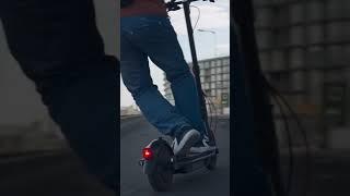 Прыжок на самокате F65 Segway-Ninebot #segwayninebot #segway #shorts