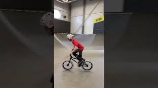 МОЙ ПЕРВЫЙ ДЕНЬ НА BMX В ПАРКЕ 