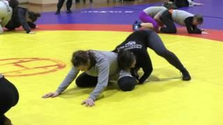 WRESTLING. Ст. тренер юн. сборной России Смирнова Н.В. Приёмы в партере. Девушки. Сборы. 2016.