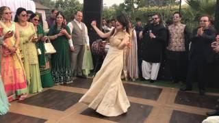 Pakistani beautiful girls Dance an Indian song laila main laila | wedding ceremony|best shadi dance