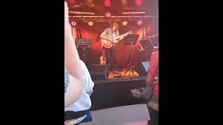 Jakob Hellman - Hon Har Ett Sätt (Live Kackelstugan, Öland)