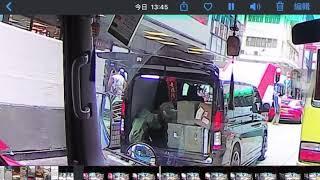 車CAM直擊 - 好人好事 有愛熱心小朋友扶人過馬路