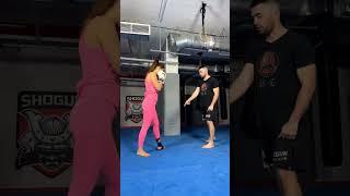 girl's kickboxing training - learn how to properly kick the head #girl #training  #kick  #kickboxing