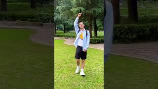 四川，简称“川”或“蜀”。“蜀江水碧蜀山青”这里是古蜀文化发源地。“吴丝蜀桐张高秋，空山凝云颓不流”这里是肥沃富庶的“天府之国“。“明月松间照，清泉石上流。竹喧归浣女，莲动下渔舟。”这里是温暖
