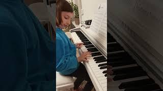 Exercise for stretching the fingers, playing the #piano