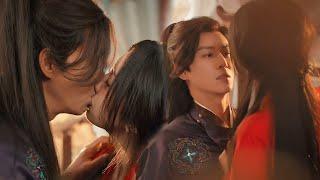 【Free Watch】Under a love potion's effect, the girl pushes down the prince and kisses him春花焰