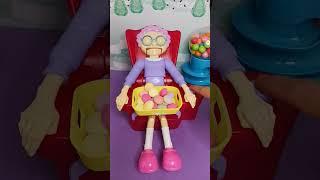 Filling Granny's plate with 🟠🟢mentos🟣candy🟡