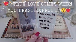 🪄TRUE LOVE COMES WHEN YOU LEAST EXPECT IT!I LOVE YOUR SMILE🪄COLLECTIVE LOVE TAROT READING