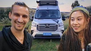 Sie kommt mit dem Wohnmobil aus CHINA! (Vanlife Vlog Georgien)