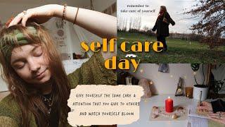 spend a self care day with me (cooking, painting, going for a walk..)‍️