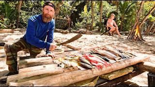 9-DAYS SURVIVING on DESERT ISLAND - Ep.3 (Facing Dehydration, Fish, Forage Food, Biting Insects!)