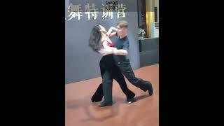 迪馬 Dmitry Zharkov | Running Spin Turn 跑步右旋轉 cc