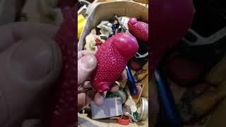 Чтобы купить одноразку, продал старинные вещи