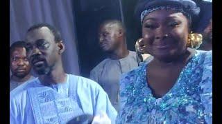 PASUMA'S EX WIFE RONKE ODUSANYA "FLIKKY IDIDOWO" HOLD &HUG PASUMA ON STAGE@WASIU& ENIOLA'S WEDDING