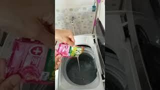 CARA MENCUCI PAKAIAN AGAR BERSIH DI MESIN CUCI ||Tips Seputar Rumah #shorts