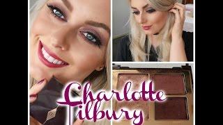 The Vintage Vamp Signature Look | HOLLY CARRAN