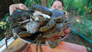 Tasty Mud Crab In Rock Ice Salad Cooking - Cooking With Sros