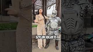 Soy un bello juguete  #humor #comedia #robotin