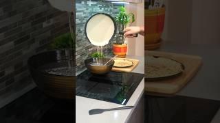 Как жарить блины на блинной сковороде #блины #лайфхак #масленица