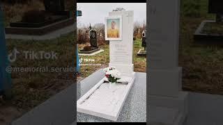 памятник из мрамора