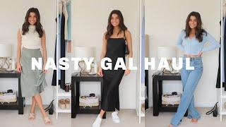 NASTY GAL SPRING OUTFITS | Viviane Audi