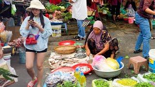 Starting the new year in Phnom Penh 2025, selling food, fish, fresh natural herbs, daily life